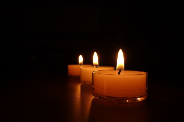 candles-488583_1920